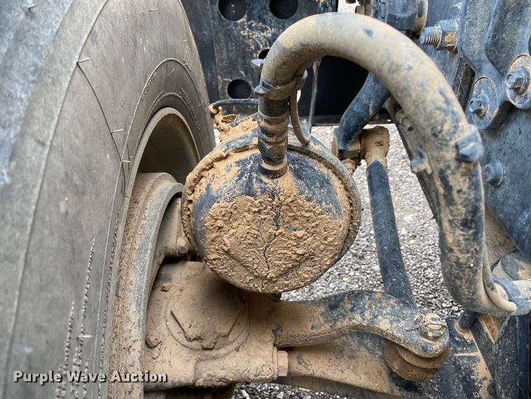 image for item JW9212 2016 Mack CHU613  semi truck