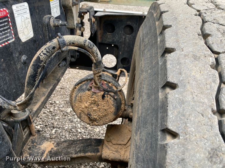 image for item JW9212 2016 Mack CHU613  semi truck