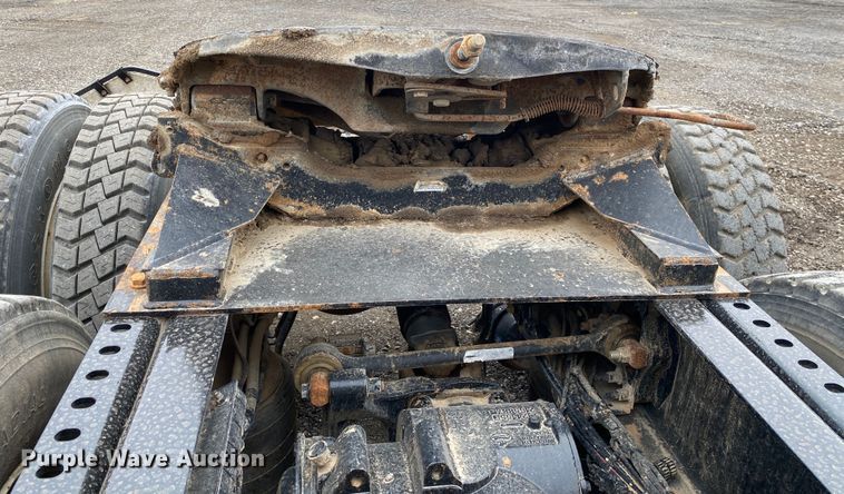 image for item JW9212 2016 Mack CHU613  semi truck