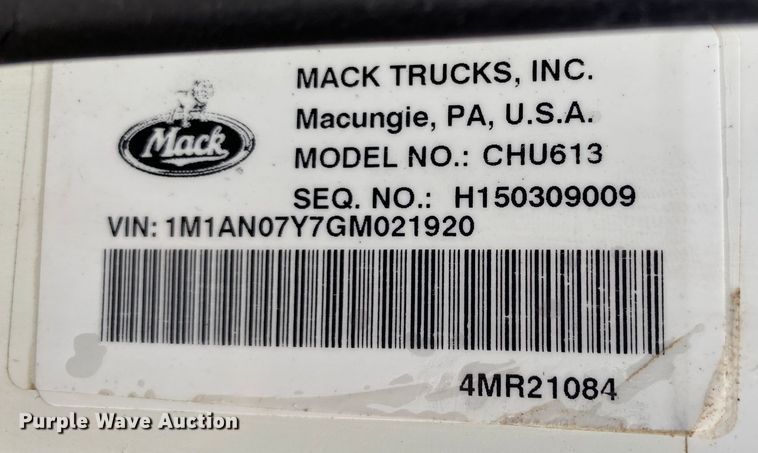 image for item JW9212 2016 Mack CHU613  semi truck