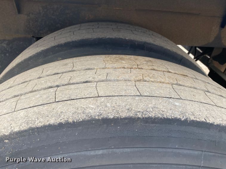 image for item JW9213 2010 Great Dane CLR-1112-12028  refrigerated van trailer