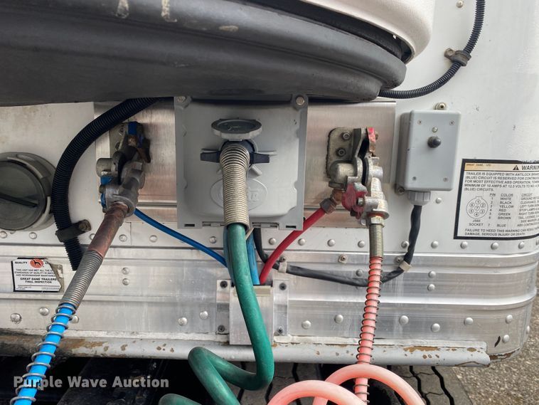 image for item JW9213 2010 Great Dane CLR-1112-12028  refrigerated van trailer