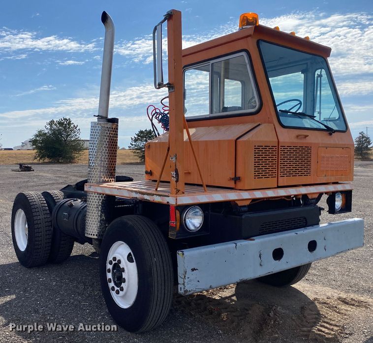 image for item JW9335 1990 Ottawa 30  yard truck