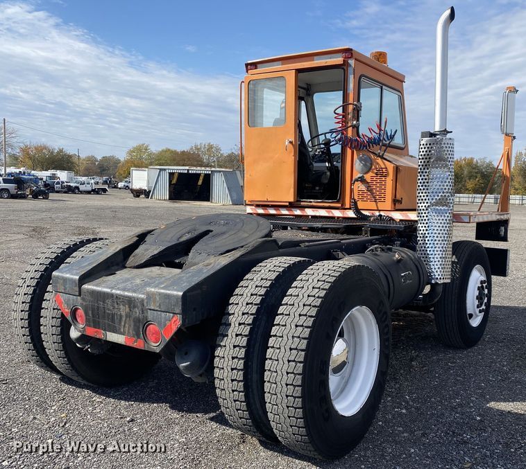 image for item JW9335 1990 Ottawa 30  yard truck