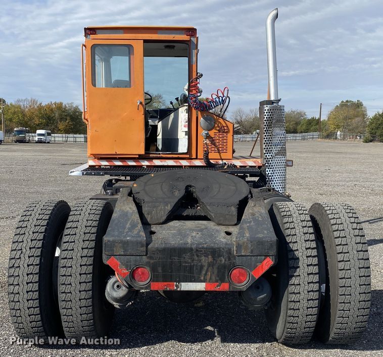 image for item JW9335 1990 Ottawa 30  yard truck