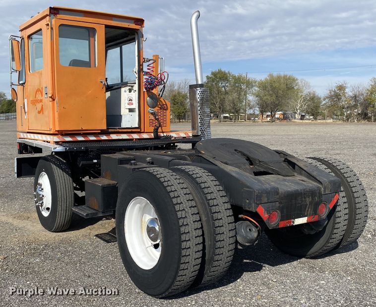 image for item JW9335 1990 Ottawa 30  yard truck