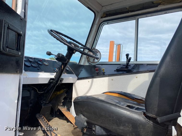 image for item JW9335 1990 Ottawa 30  yard truck