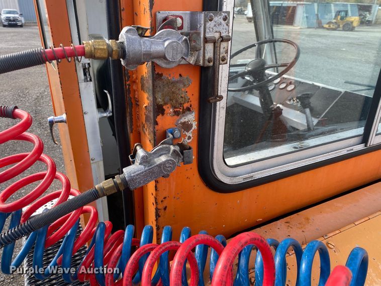 image for item JW9335 1990 Ottawa 30  yard truck