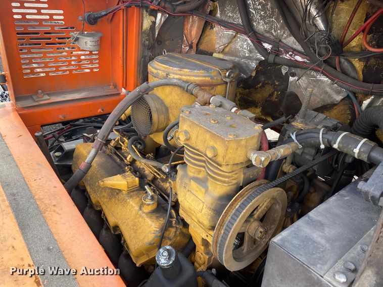 image for item JW9335 1990 Ottawa 30  yard truck