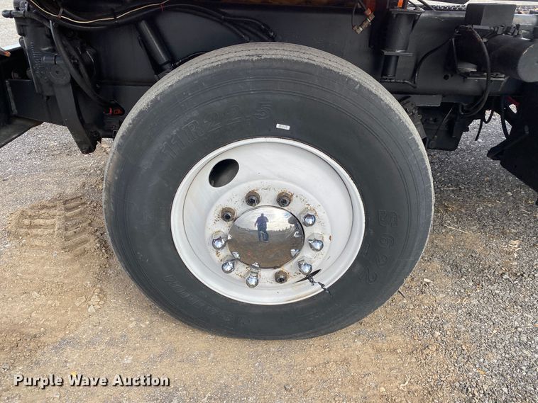 image for item JW9335 1990 Ottawa 30  yard truck