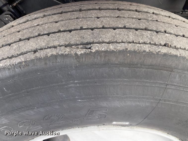 image for item JW9335 1990 Ottawa 30  yard truck