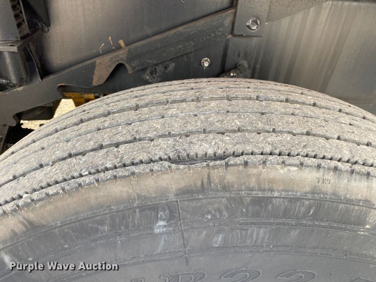 image for item JW9335 1990 Ottawa 30  yard truck