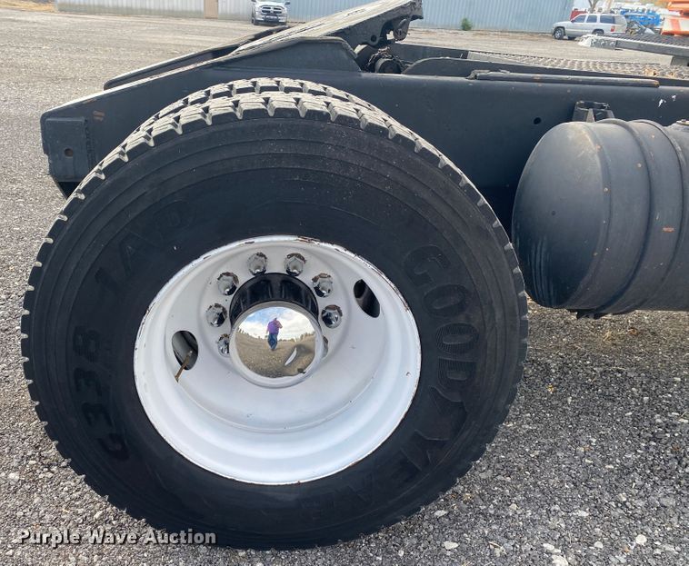 image for item JW9335 1990 Ottawa 30  yard truck