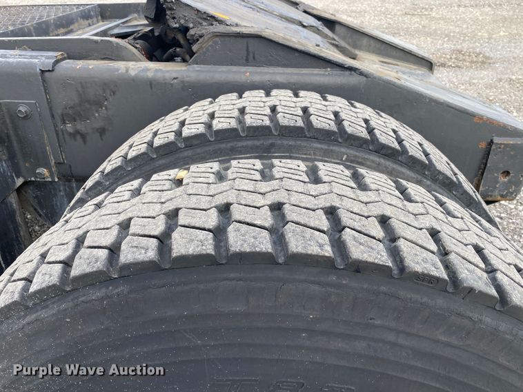 image for item JW9335 1990 Ottawa 30  yard truck