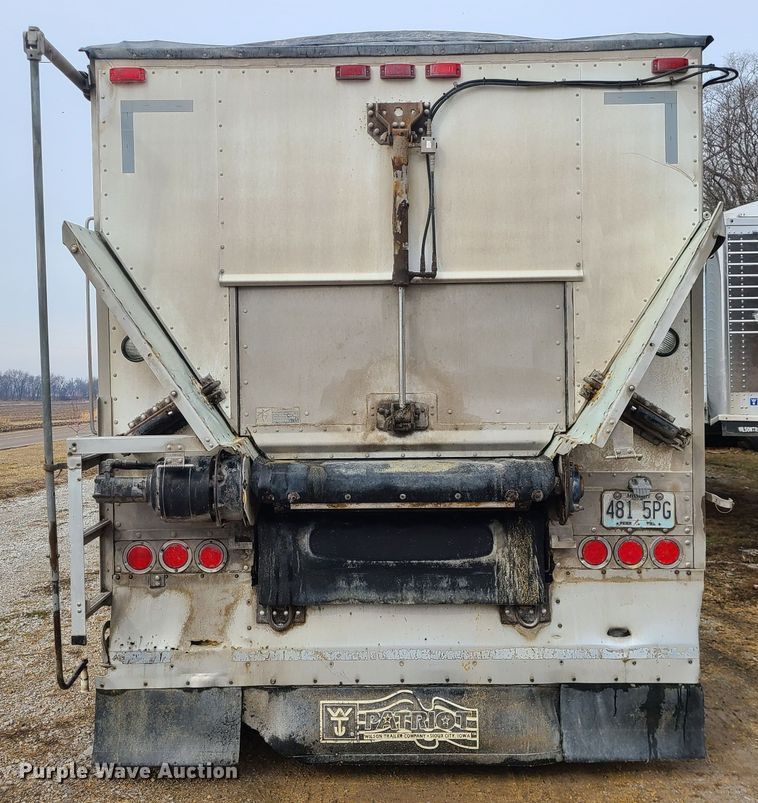 image for item JW9739 2009 Wilson DWBT-650  live bottom trailer