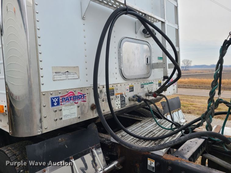 image for item JW9739 2009 Wilson DWBT-650  live bottom trailer