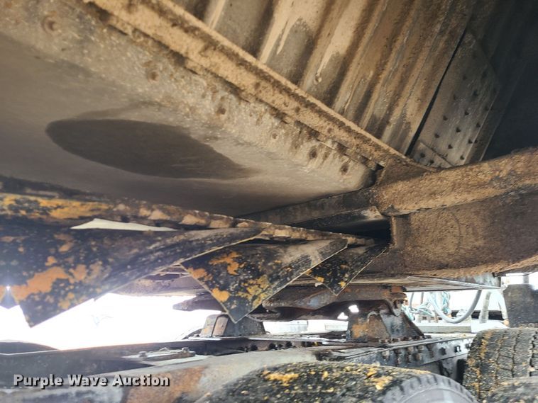 image for item JW9739 2009 Wilson DWBT-650  live bottom trailer