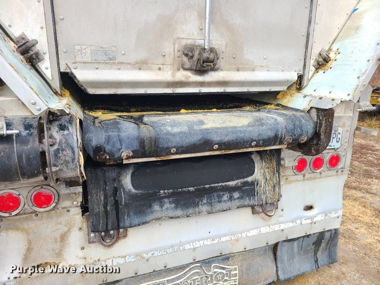 image for item JW9739 2009 Wilson DWBT-650  live bottom trailer