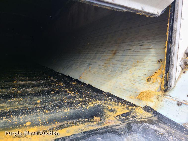 image for item JW9739 2009 Wilson DWBT-650  live bottom trailer