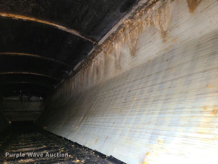 image for item JW9739 2009 Wilson DWBT-650  live bottom trailer