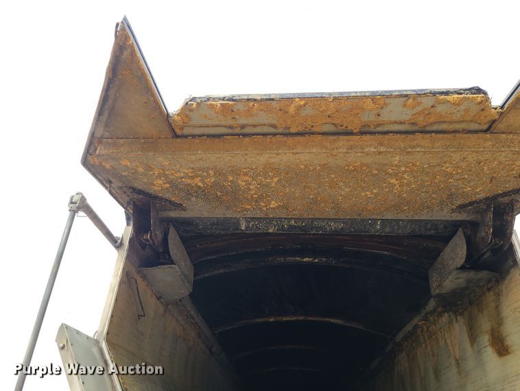 image for item JW9739 2009 Wilson DWBT-650  live bottom trailer