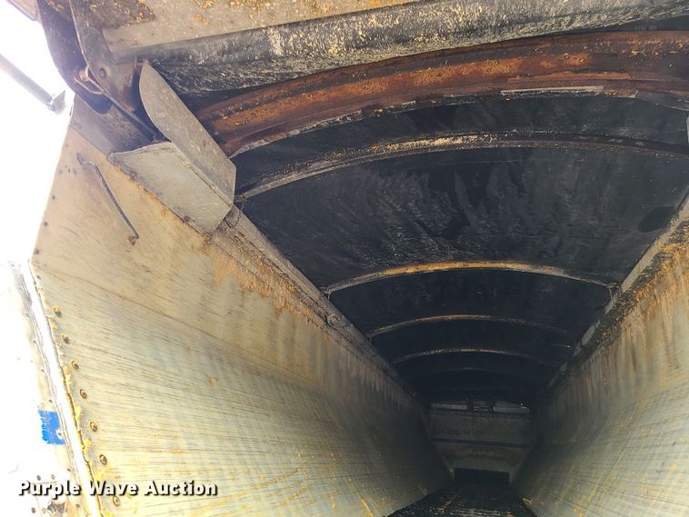 image for item JW9739 2009 Wilson DWBT-650  live bottom trailer