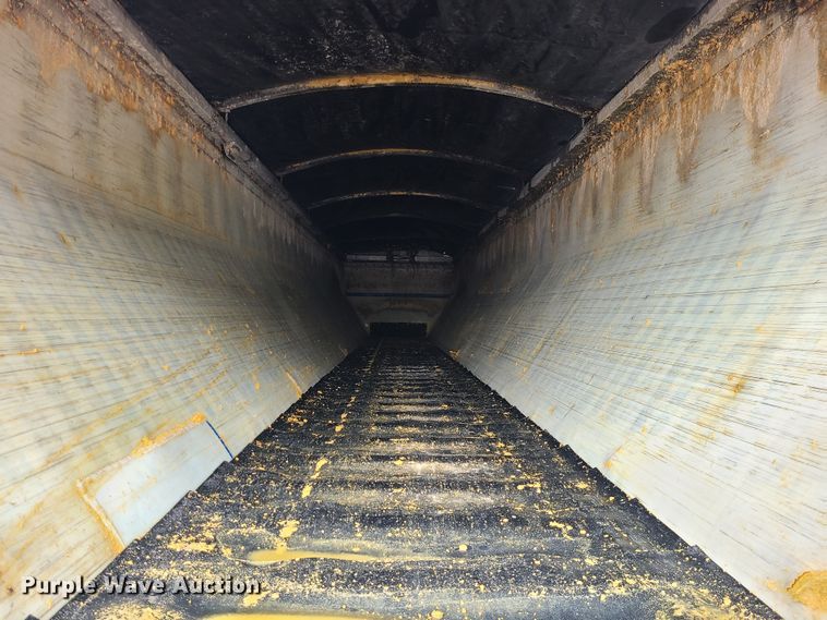 image for item JW9739 2009 Wilson DWBT-650  live bottom trailer