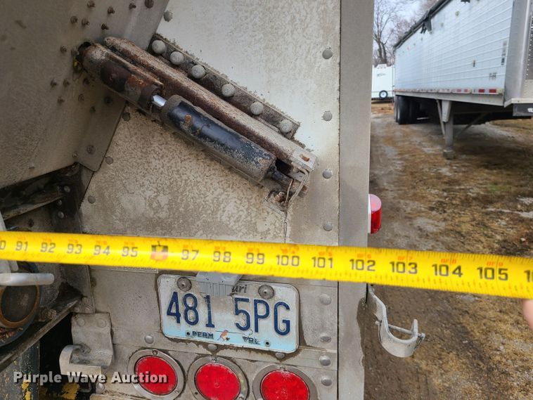 image for item JW9739 2009 Wilson DWBT-650  live bottom trailer