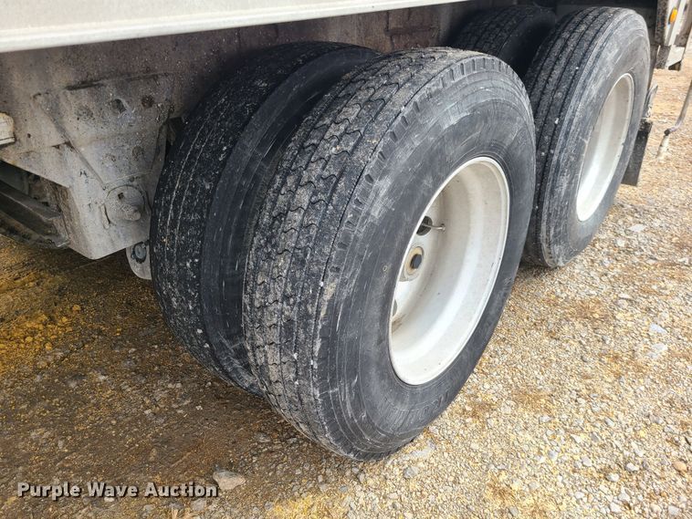 image for item JW9739 2009 Wilson DWBT-650  live bottom trailer