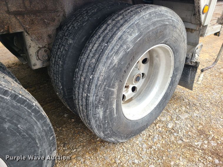 image for item JW9739 2009 Wilson DWBT-650  live bottom trailer