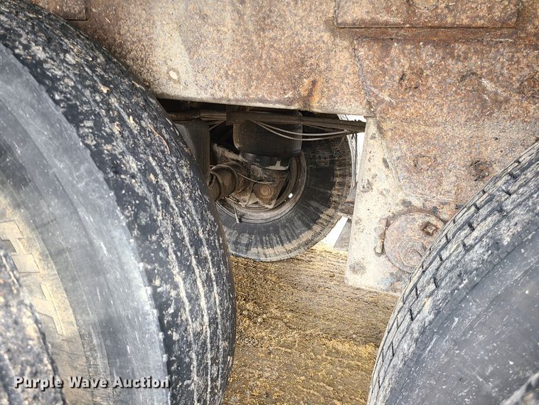 image for item JW9739 2009 Wilson DWBT-650  live bottom trailer