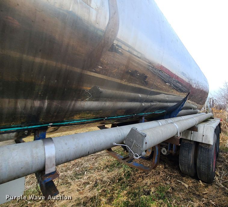 image for item JW9740 1970 Kari Kool CTK  tank trailer