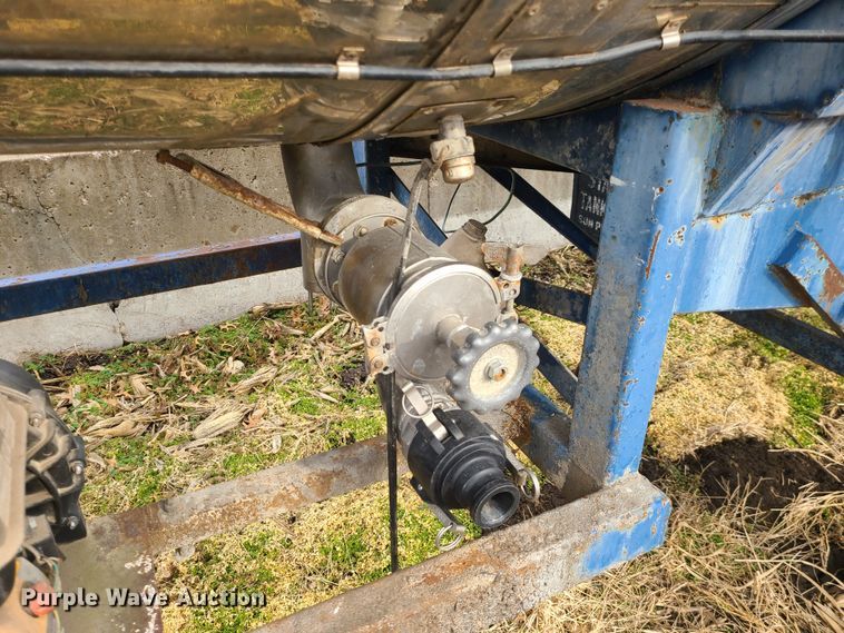 image for item JW9740 1970 Kari Kool CTK  tank trailer