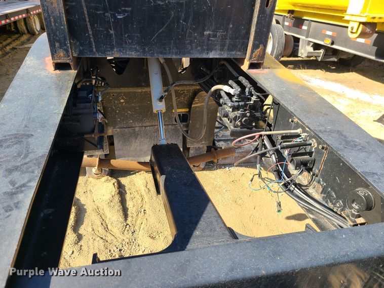 image for item JW9763 2010 Trail King TK70HDG-502  lowboy equipment trailer