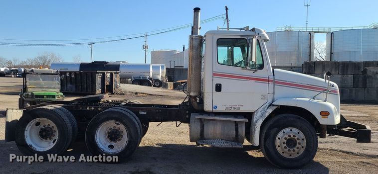 image for item JW9764 1998 Freightliner FL112  semi truck