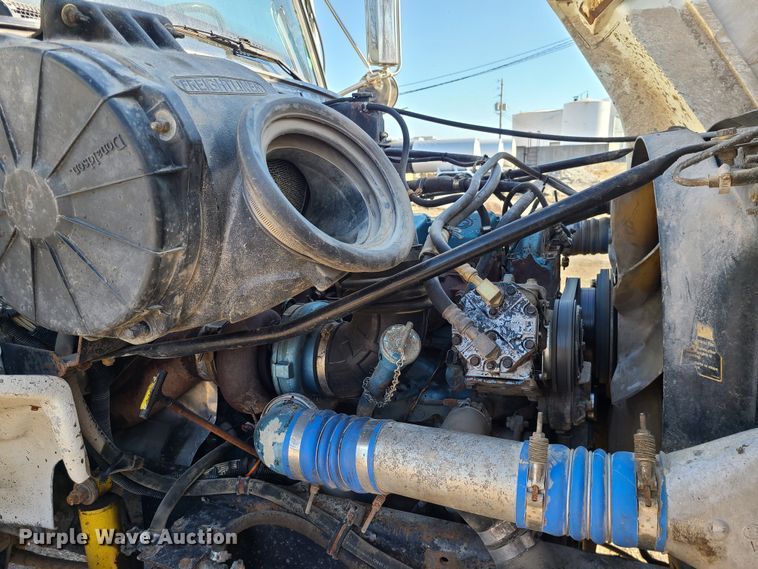 image for item JW9764 1998 Freightliner FL112  semi truck