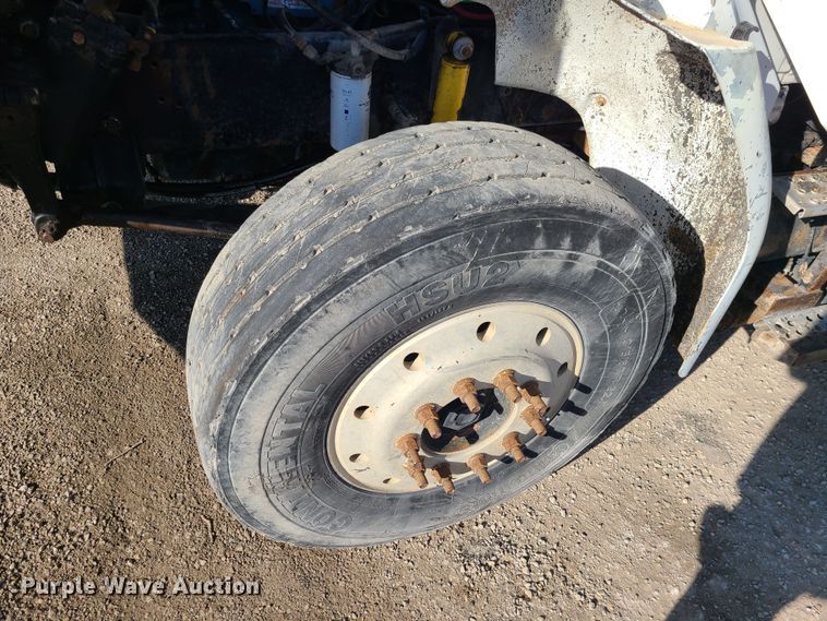 image for item JW9764 1998 Freightliner FL112  semi truck