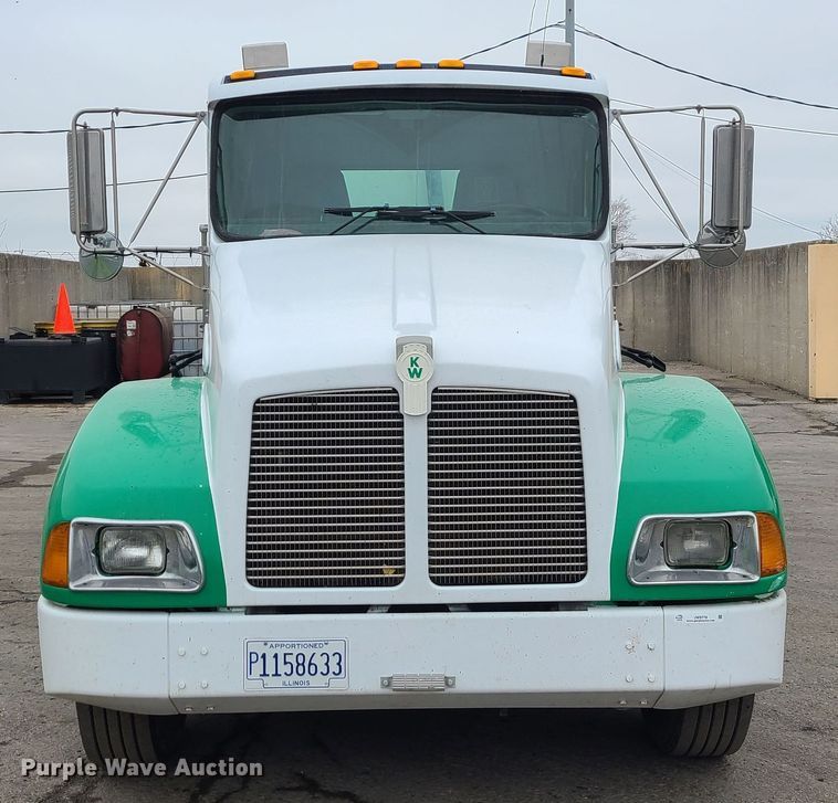 image for item JW9778 1999 Kenworth T300  tank truck