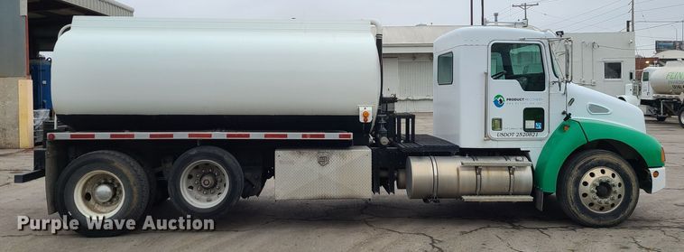 image for item JW9778 1999 Kenworth T300  tank truck