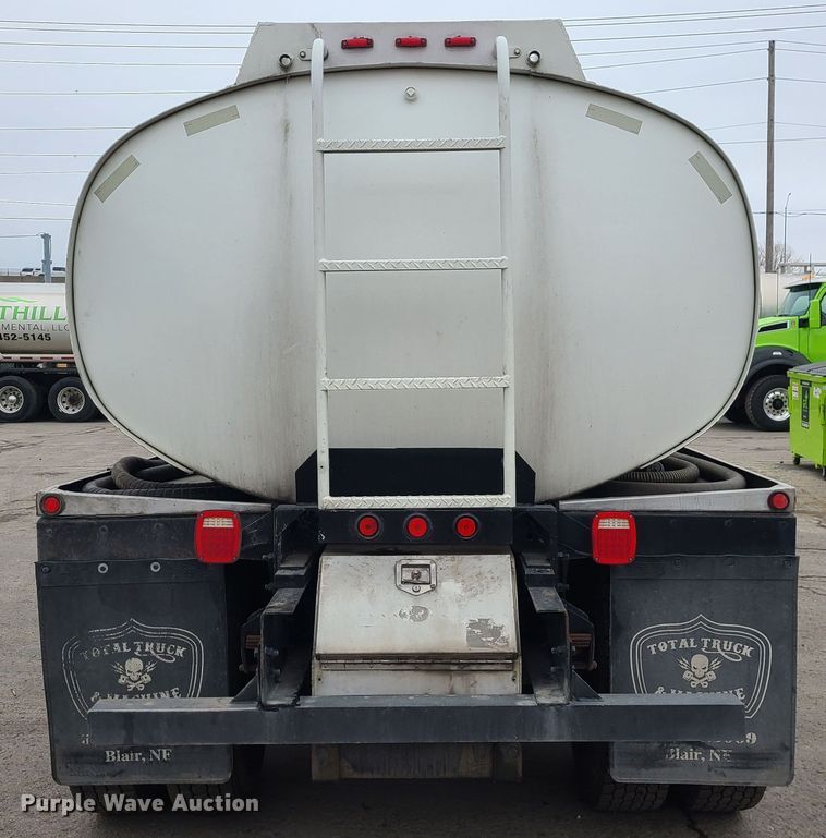 image for item JW9778 1999 Kenworth T300  tank truck