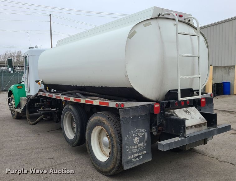 image for item JW9778 1999 Kenworth T300  tank truck