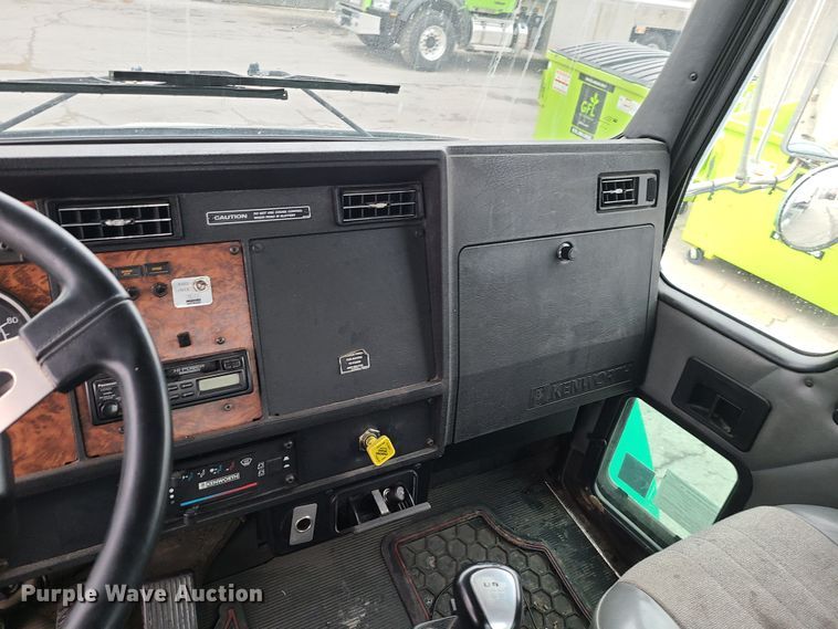 image for item JW9778 1999 Kenworth T300  tank truck