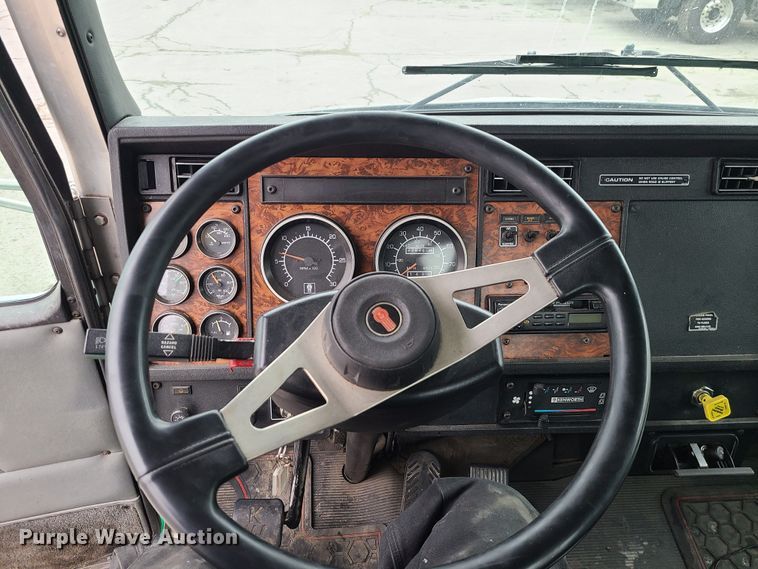 image for item JW9778 1999 Kenworth T300  tank truck