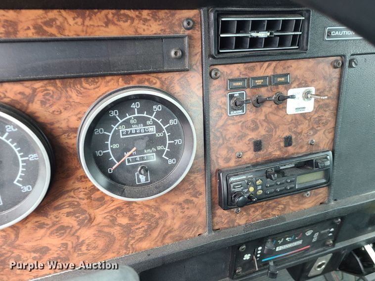 image for item JW9778 1999 Kenworth T300  tank truck