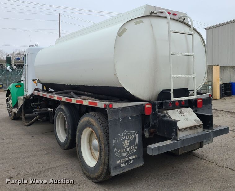 image for item JW9778 1999 Kenworth T300  tank truck