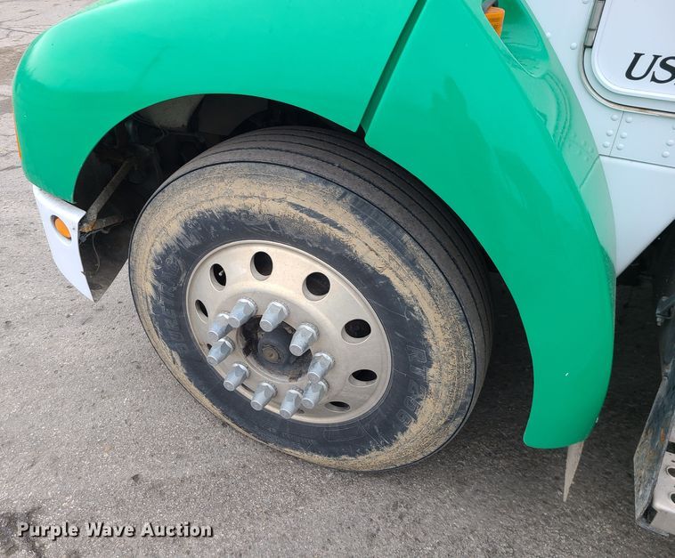 image for item JW9778 1999 Kenworth T300  tank truck