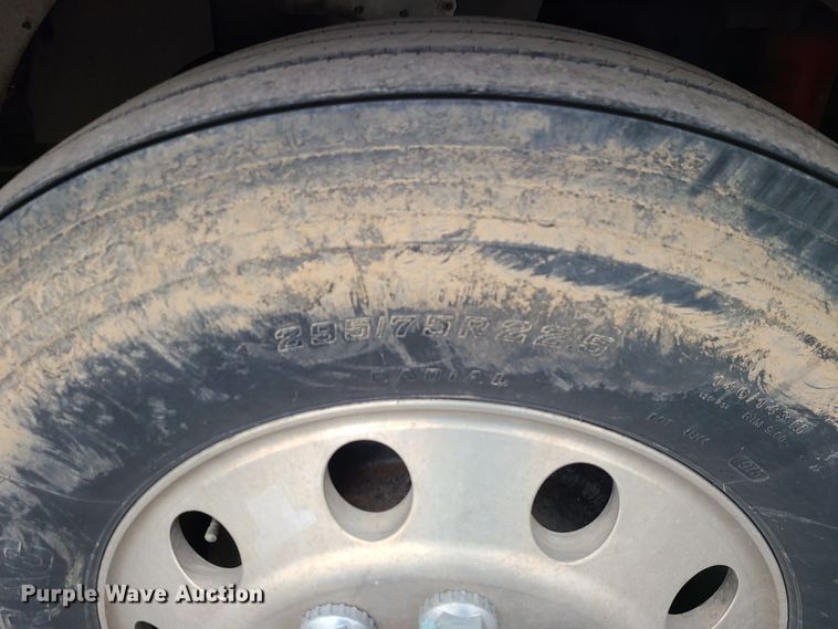 image for item JW9778 1999 Kenworth T300  tank truck