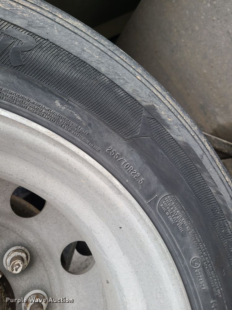 image for item JW9778 1999 Kenworth T300  tank truck