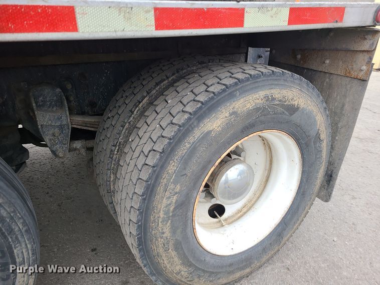 image for item JW9778 1999 Kenworth T300  tank truck