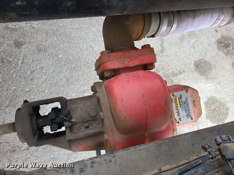 image for item JW9779 2009 Peterbilt 388  water truck